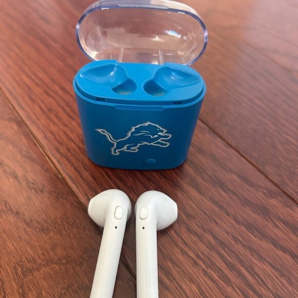 Detroit Lions Men's Bluetooth Ear Buds- NWOT- includes charging cord - Picture 2 of 4